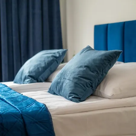 Sea - Family & Friends